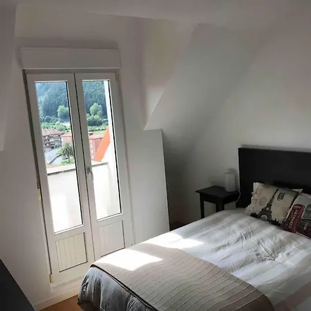 Apartmán Precioso Atico Con Parking Privado. Vistas Al Rio