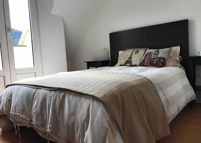 Precioso ático Con Parking Privado. Vistas Al Río *