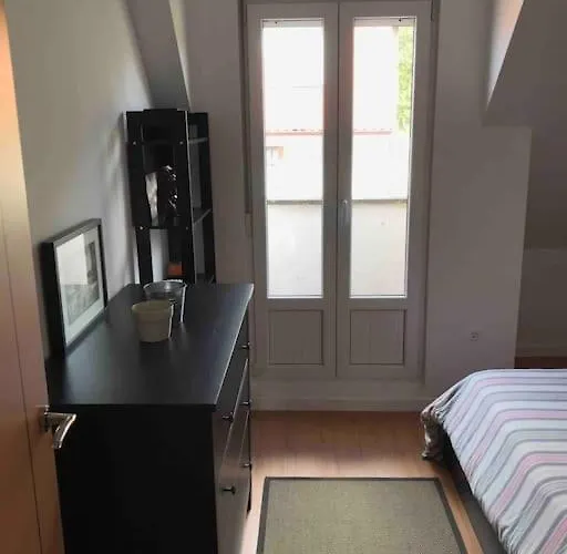 Precioso ático Con Parking Privado. Vistas Al Río